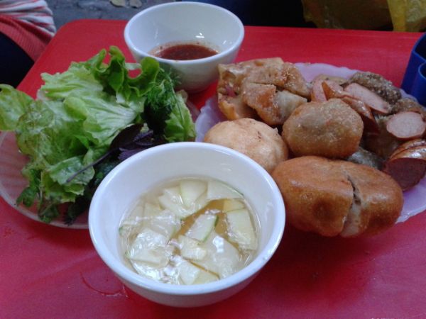 Banh Goi — fried pillow cake