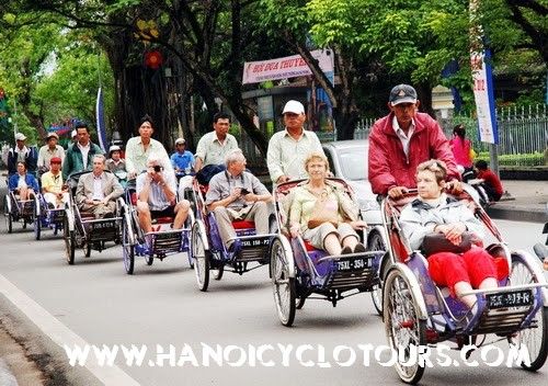City sightseeing tour by cyclo